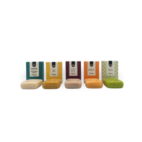Gamme savons parfumés alignés 100 g.
